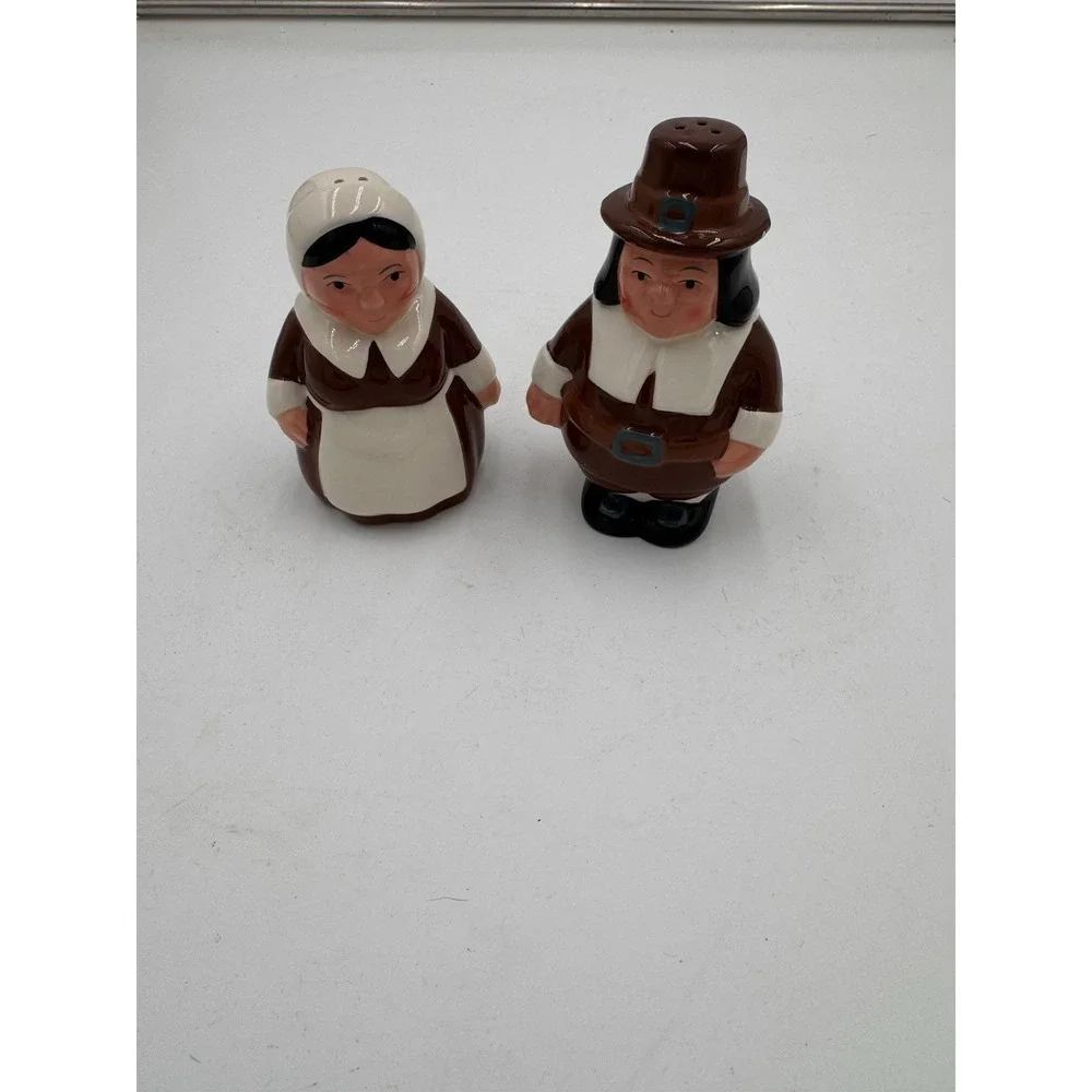 Publix Supermarkets 2004 Pilgrims Salt and Pepper Shakers Thanksgiving‎